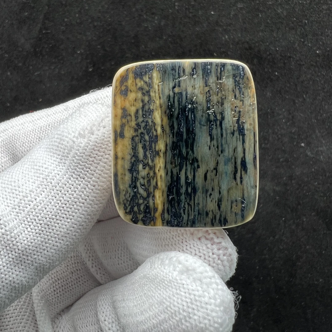 E1437天然猛犸牙 蓝皮肥皂 27*31*17mm支持鉴定 假一罚四