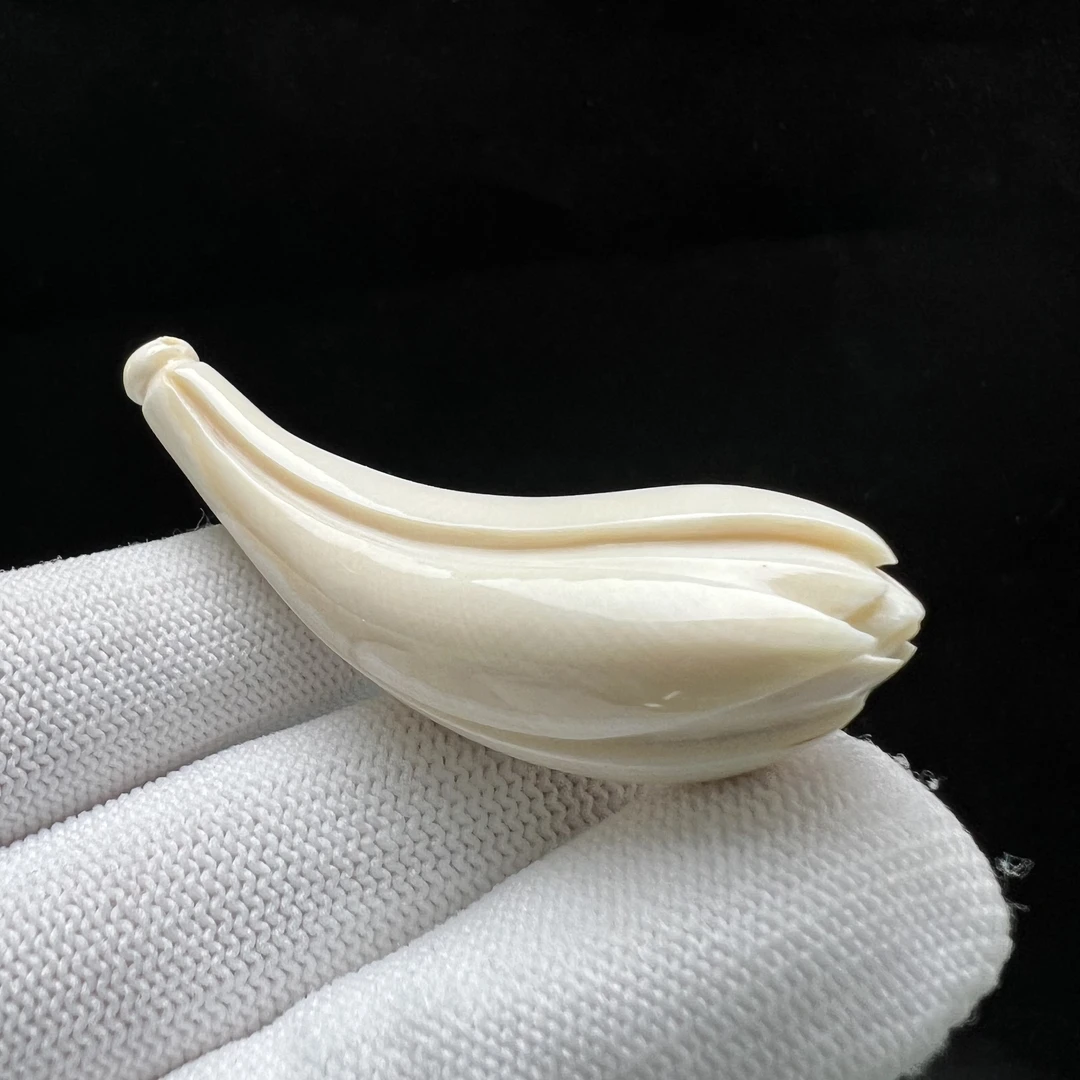 S2639天然猛犸牙 雕刻玉兰花 19.6*58.8mm支持鉴定 假一罚四