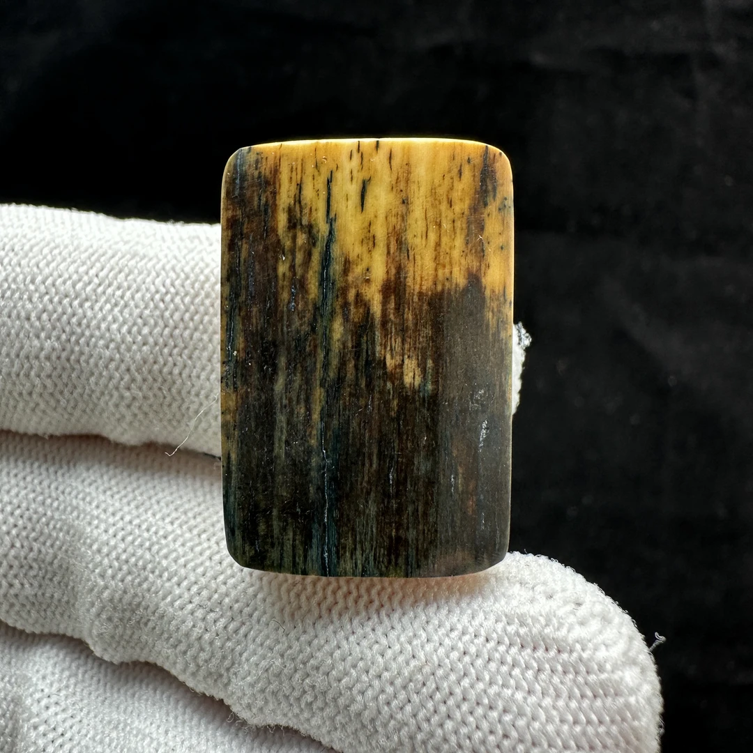 E13-52天然猛犸牙带皮无事牌 19.5*29.6*7.3mm支持鉴定 假一罚四