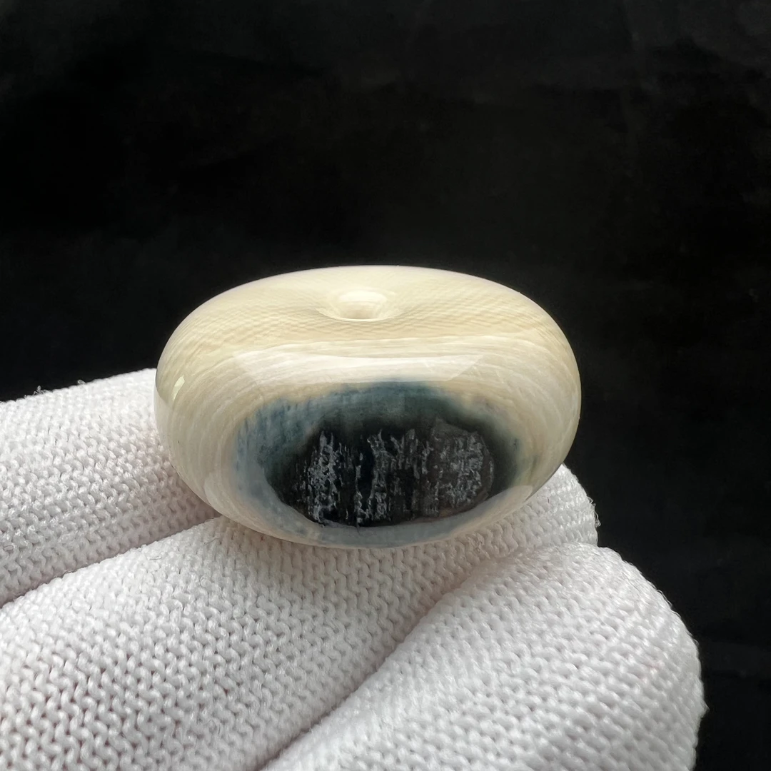 J7024天然猛犸牙 蓝眼平安扣 31*14mm支持鉴定 假一罚四