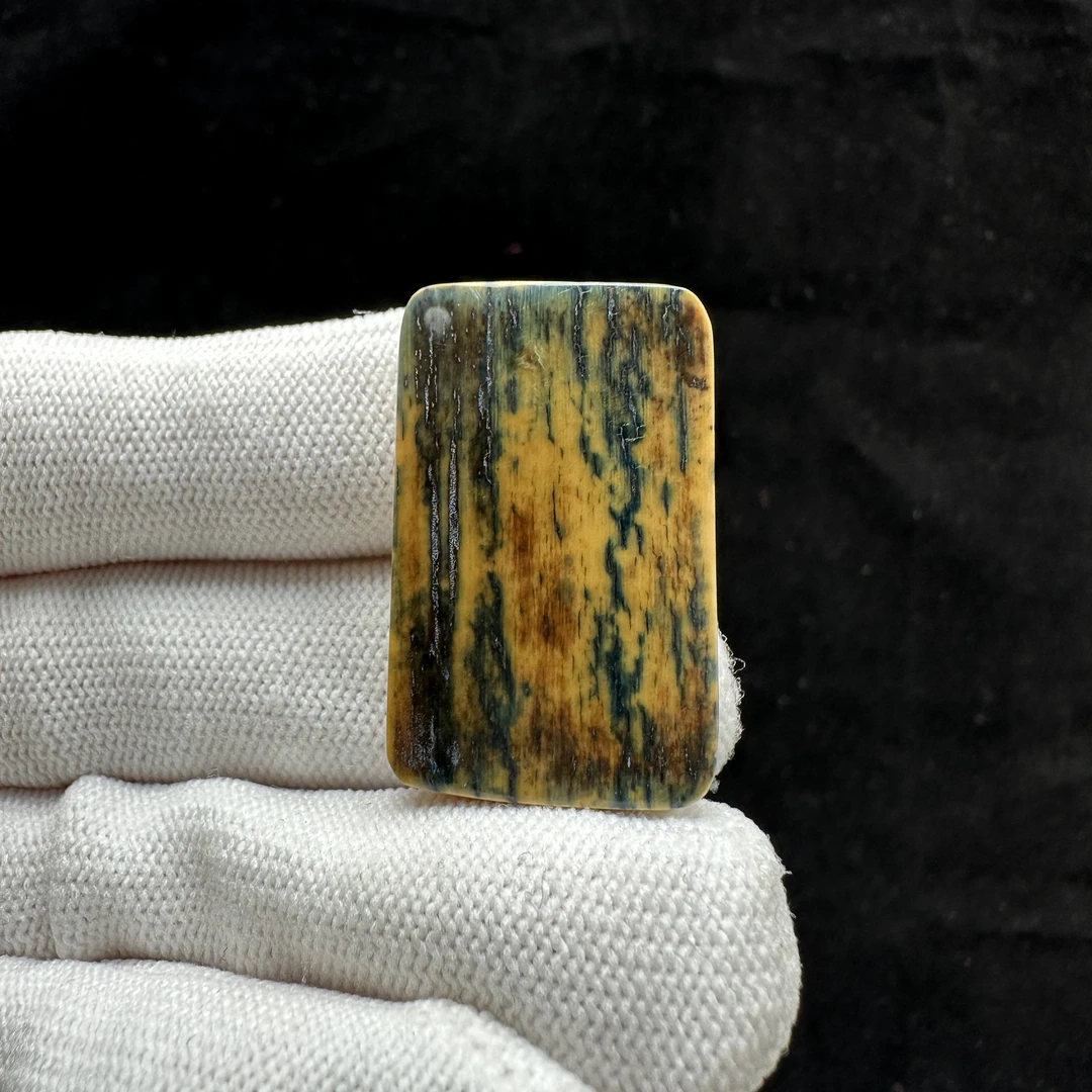 P2113天然猛犸牙带皮无事牌 20*32*5mm支持鉴定 假一罚四