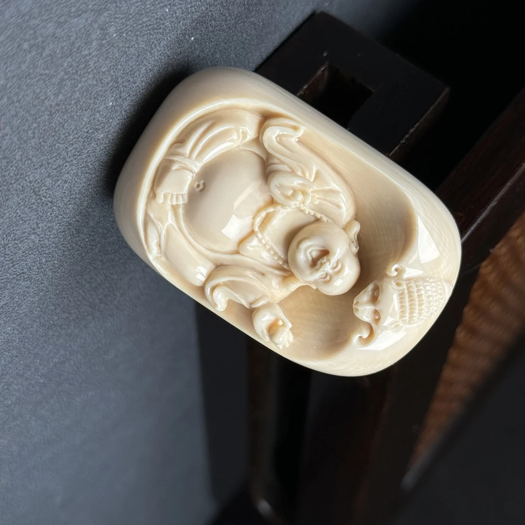 H1456天然猛犸牙 雕刻弥勒佛 34*53*15mm 支持鉴定 假一罚四