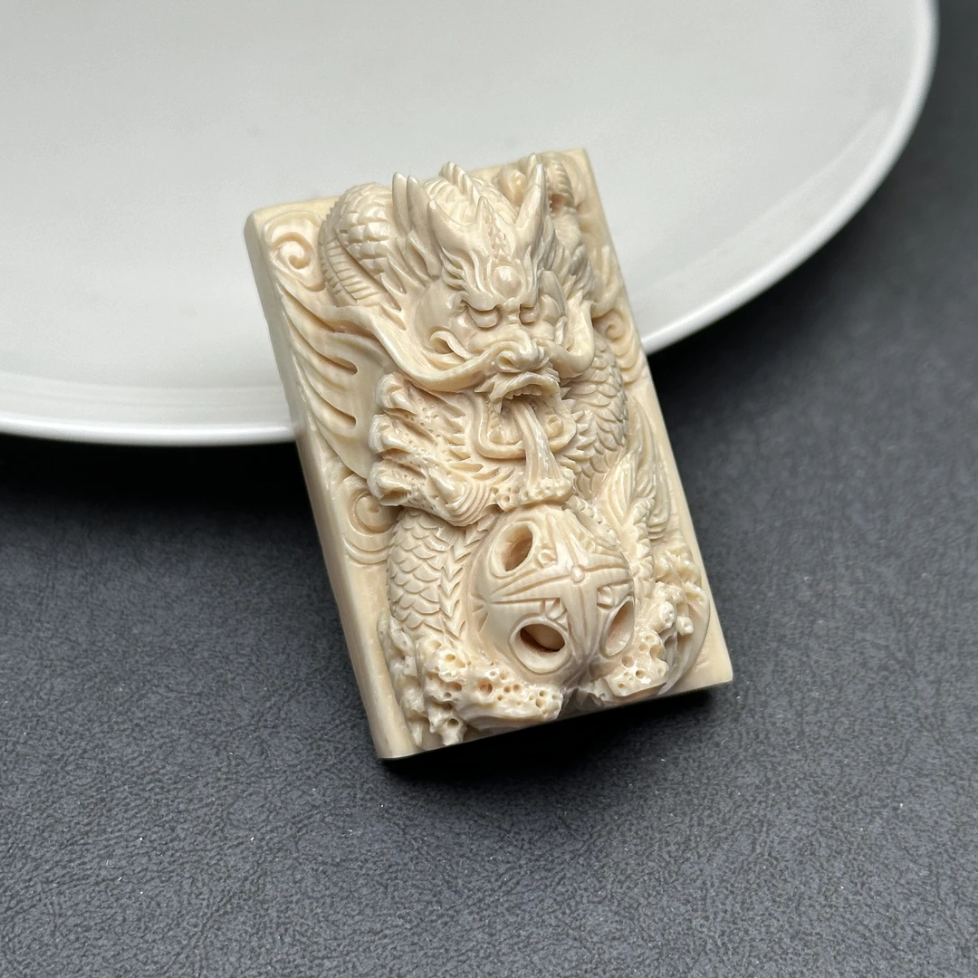 H1874天然猛犸牙【大师精工】雕刻龙牌 32*50*25mm支持鉴定