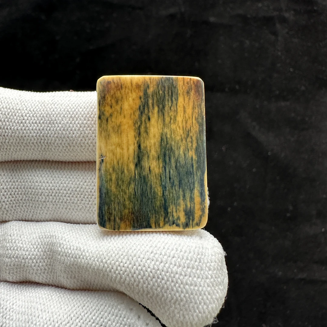 E1334天然猛犸牙带皮无事牌 22*32*6mm支持鉴定 假一罚四