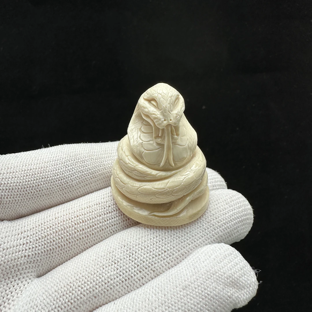 H2181天然猛犸牙雕刻 蛇 33*38mm支持鉴定 假一罚四
