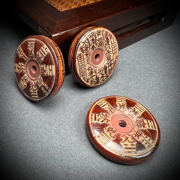 A281天然驴蹄子雕刻 山鬼花钱  尺寸约50×12㎜