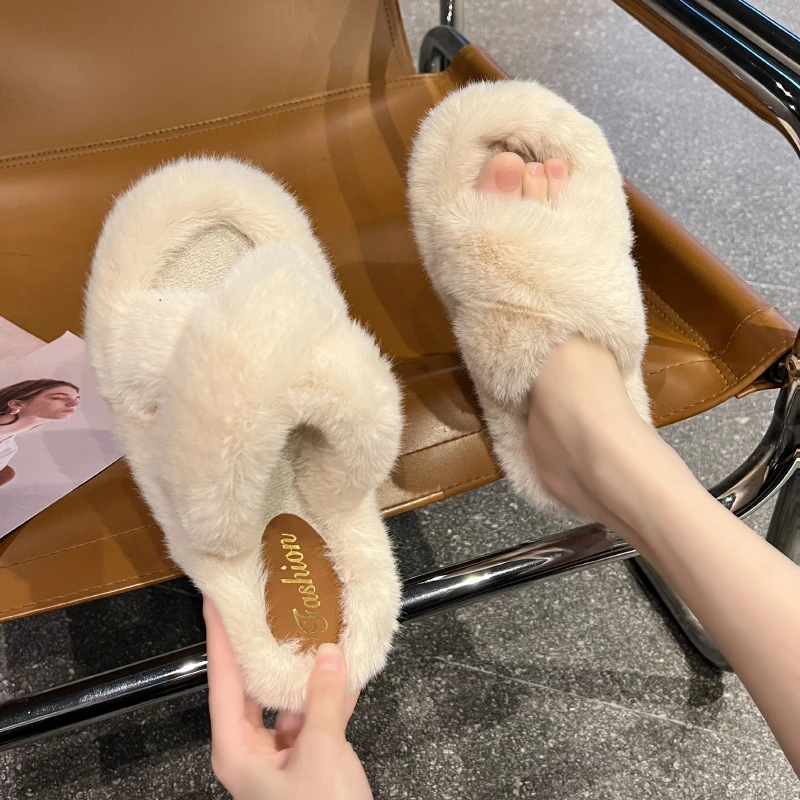 【步百步】2023新款爆款女款毛毛外出鞋交叉设计感毛绒拖鞋