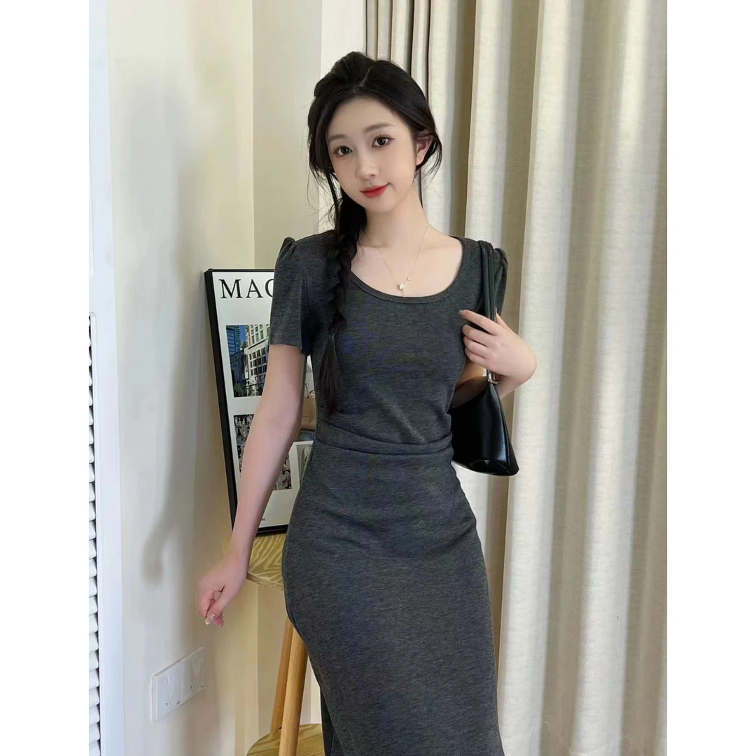 2024夏季新款法式方领褶皱收腰显瘦气质针织性感连衣长复古裙
