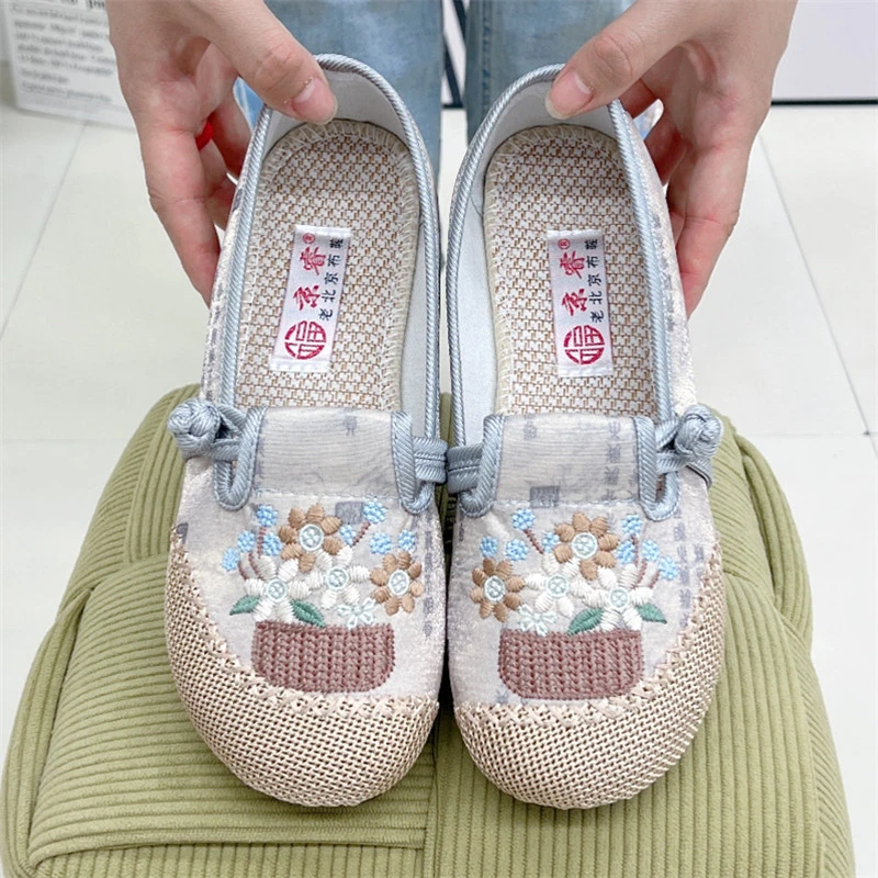 新中式国风鞋复古民族风汉服绣花鞋老北京布鞋轻便舒适妈妈鞋