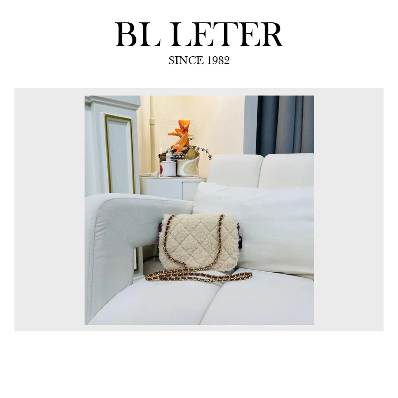BL LETER V【羊羔毛】气质手腕手提斜跨包