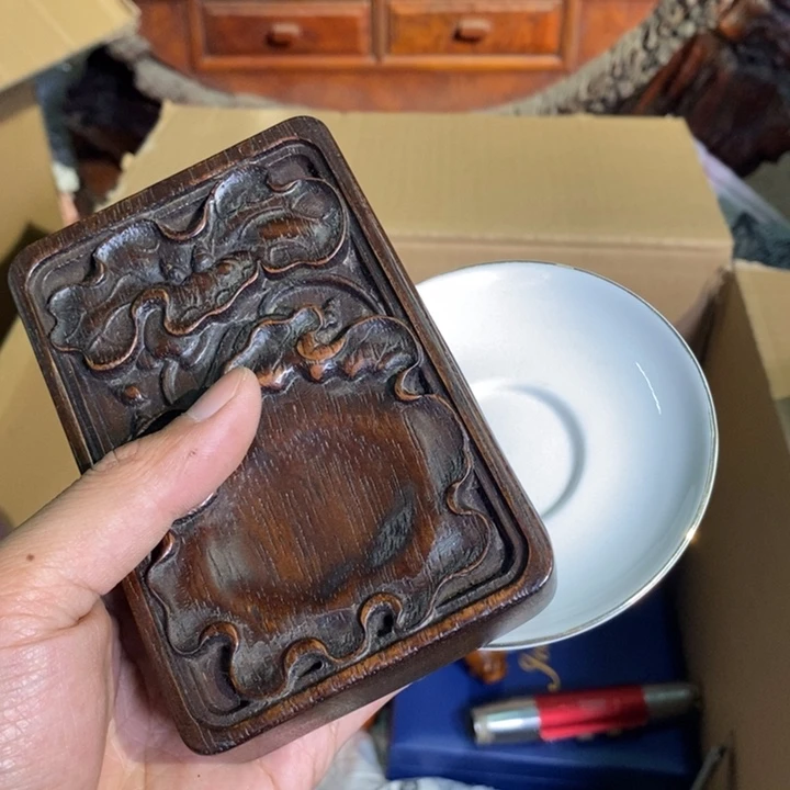 瓷片犹犹豫豫小心翼翼
