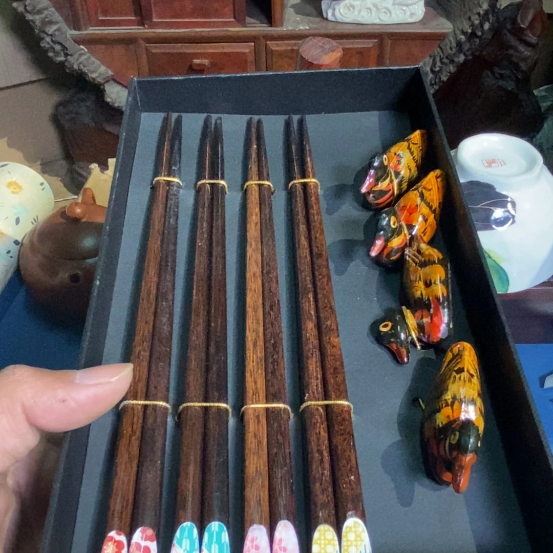 瓷片隐隐约约感觉