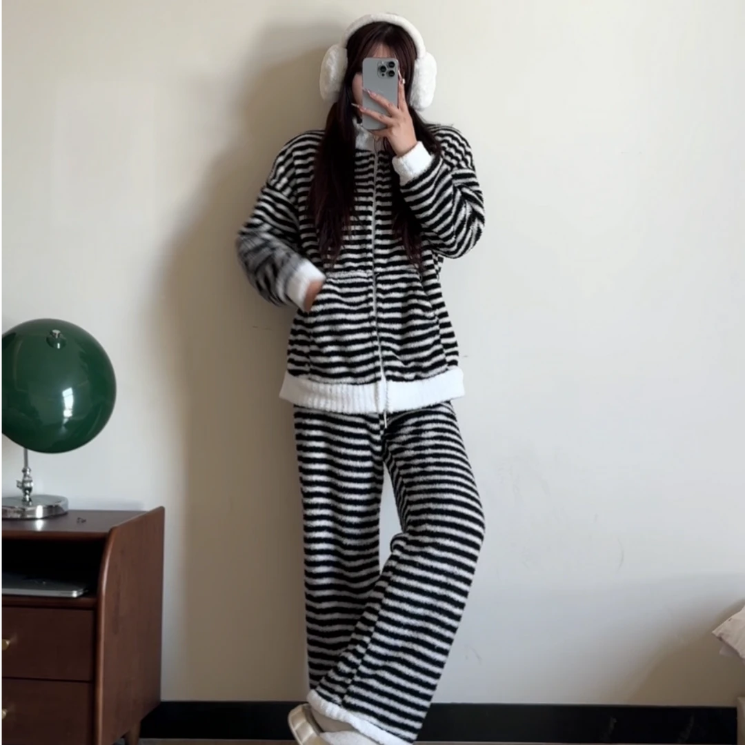 【YOYO】一冬季新款黑白条纹开衫半边绒加厚加绒家居套装#创-7D054