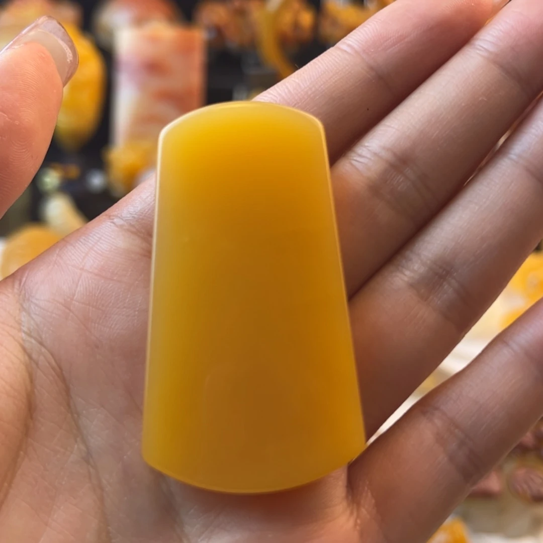 【闪购商品】石英质玉（黄龙玉）颈饰未镶嵌