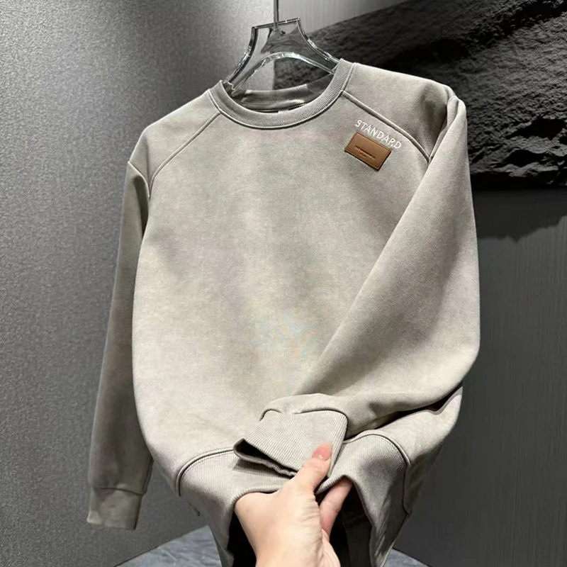 2025加绒加厚休闲卫衣男士秋冬新款潮流刺绣小标扎染圆领长袖上衣