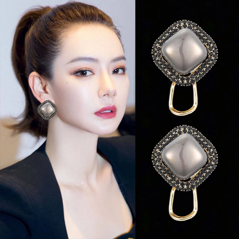 铜合金耳饰 高级感大气网红镶钻耳环几何方形耳钉女2023年新款潮