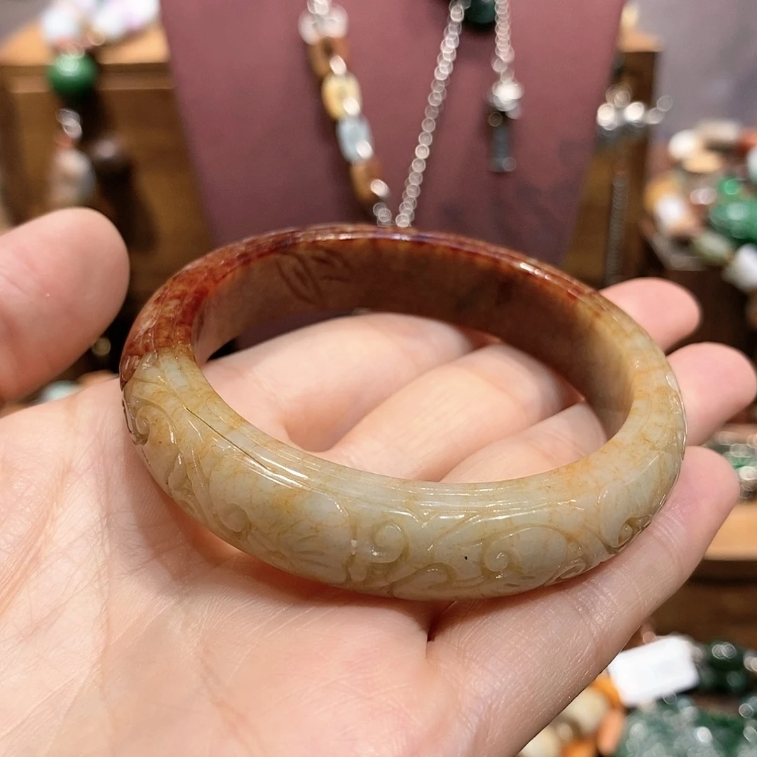 翡翠吊坠(赠链)未镶嵌