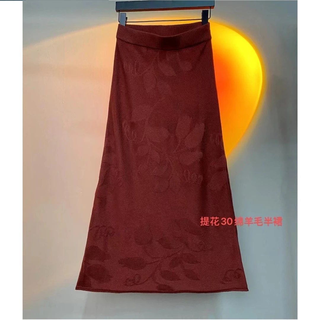 娜三月【 大宝推荐 】  经典女神提花30绵羊毛半裙 S2696 气质XP