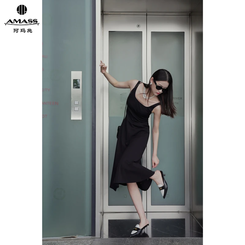 AMASS/阿玛施新款时尚气质法式性感吊带小黑中长连衣裙女 5500546