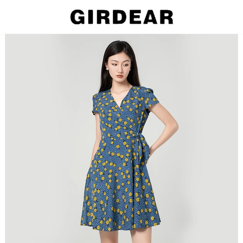 GIRDEAR/哥弟质感百搭时尚优雅V领印花收腰法式茶歇连衣裙1500093