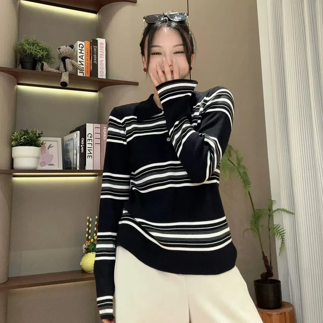 秋冬浪漫延续夹心条纹Polo领针织衫4-10-31