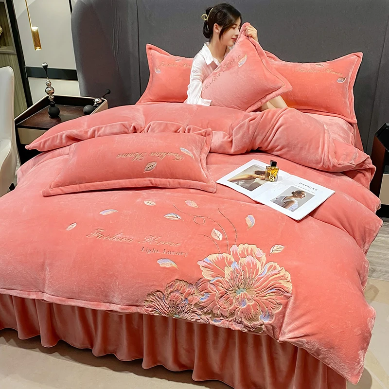 高档轻奢秋冬新款保暖加厚牛奶绒绣花四件套床上用品双面绒四件套