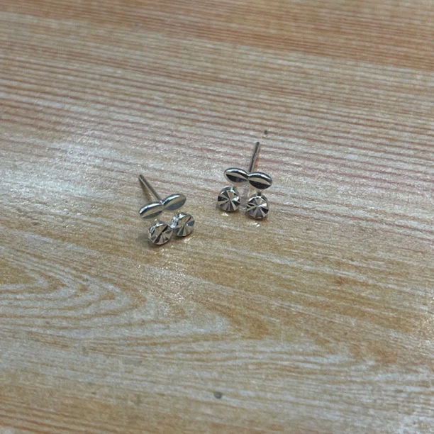 足银银制品 足银999樱桃耳钉经典款（惊喜光珠耳钉）