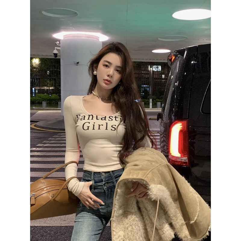 邱肉瑶字母内搭套头长袖短款修身型高级感时髦内搭打底针织衫飞飞