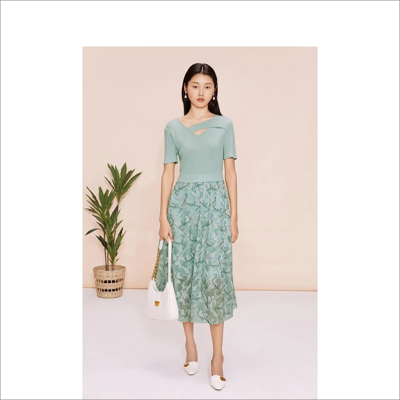 YINER音儿夏季刺绣气质显瘦优雅碎花针织连衣裙8C33206010