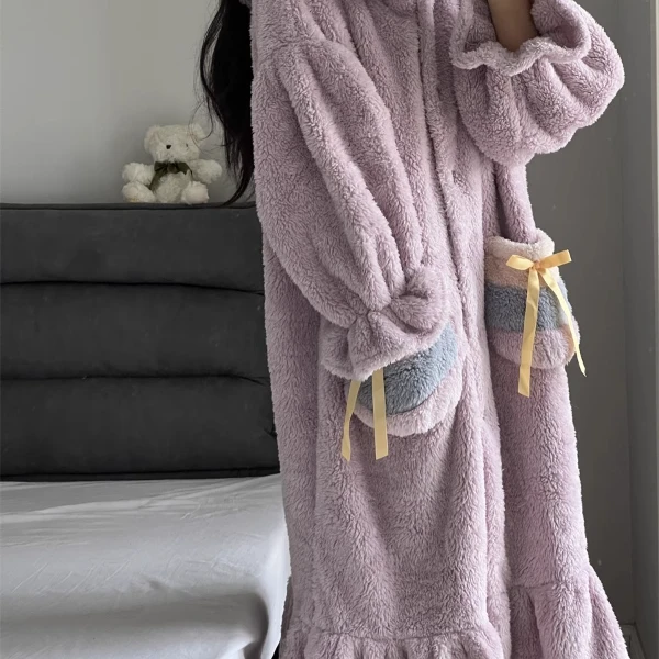 韩版可爱珊瑚绒睡衣女加绒加厚冬季2024年新款法兰绒睡袍居家睡裙