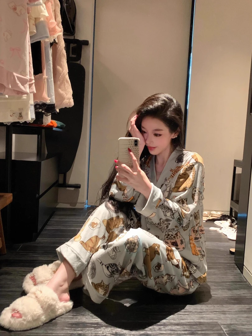 少女可爱甜美猫咪印花海岛绒睡衣女秋冬季新款加绒加厚家居服套装