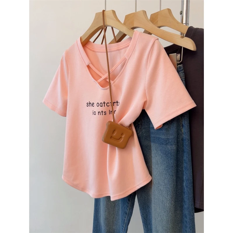 大码女装2024夏季新款洋气显瘦时尚设计感v领短袖t恤上衣