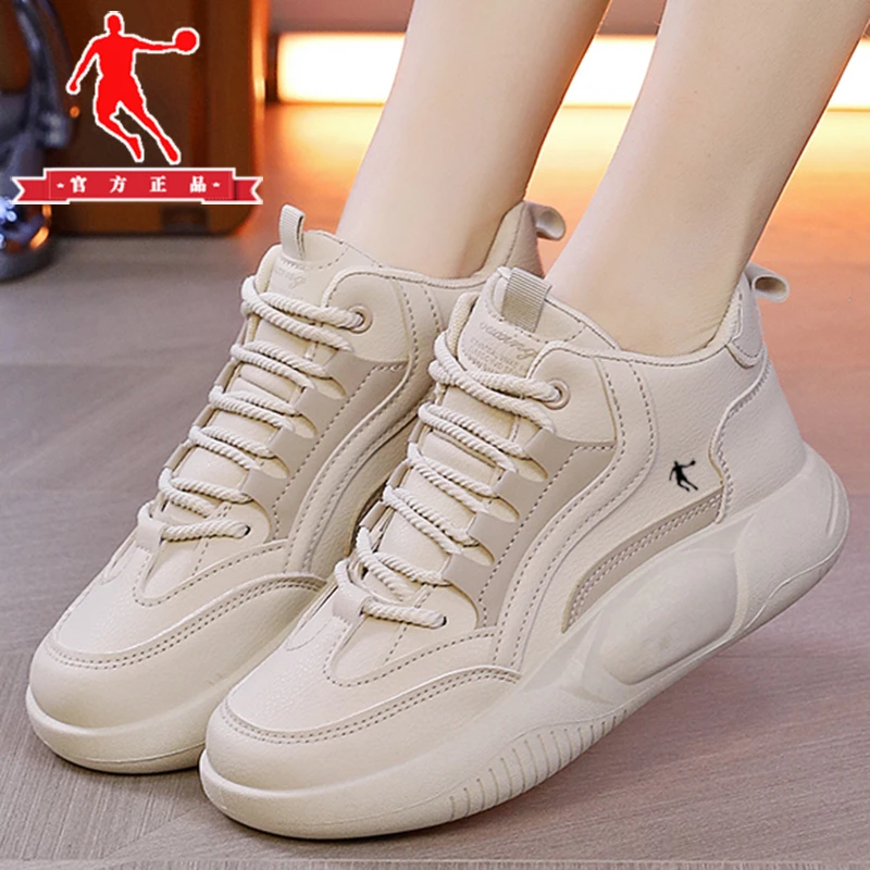 运动鞋女款2023年秋冬加绒高帮百搭休闲女鞋软底防滑皮面板鞋C231