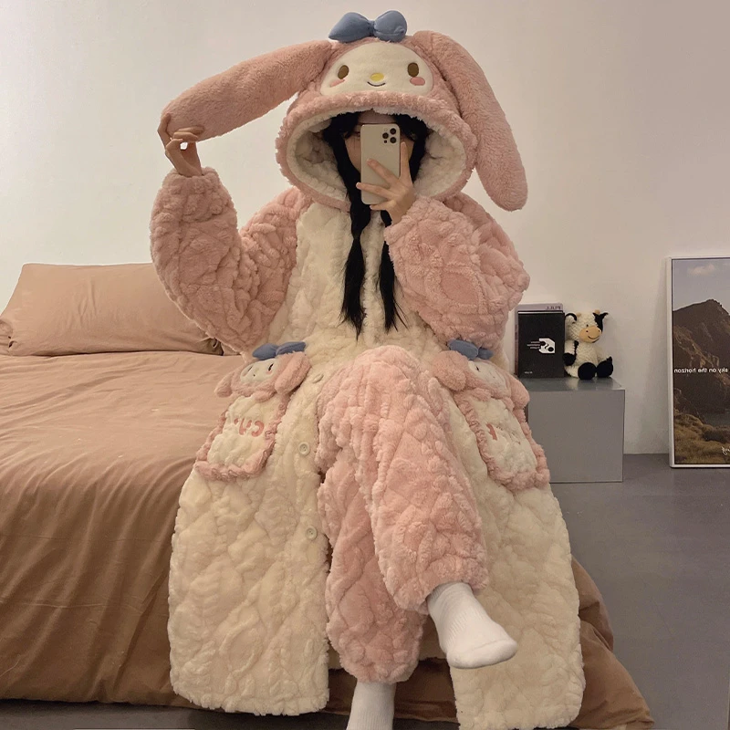 女士睡衣三层夹棉袄珊瑚绒秋冬季长袍款加厚保暖法兰绒家居服套装