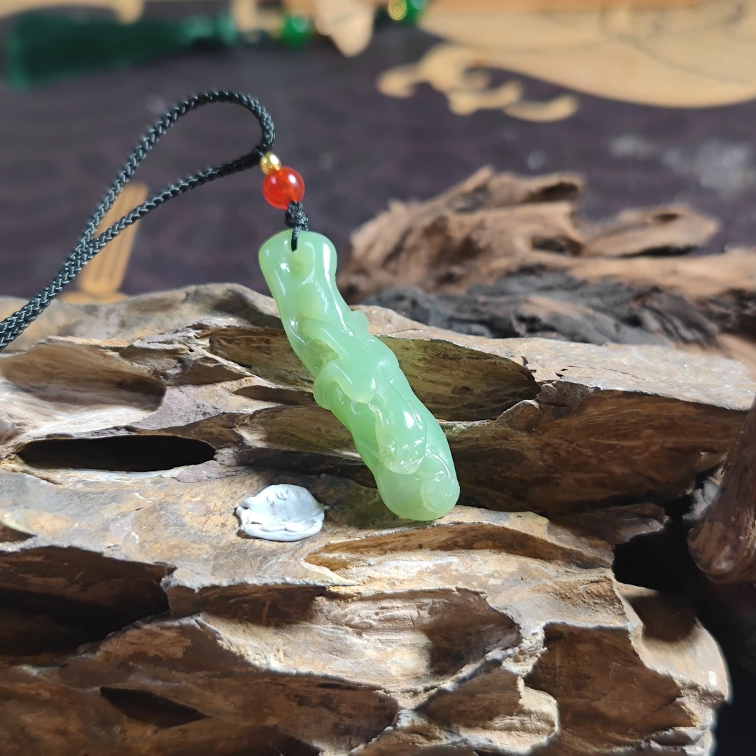 大唐玉匠原创新疆和田玉碧玉果绿苏工玉雕草龙漓龙品质珠宝