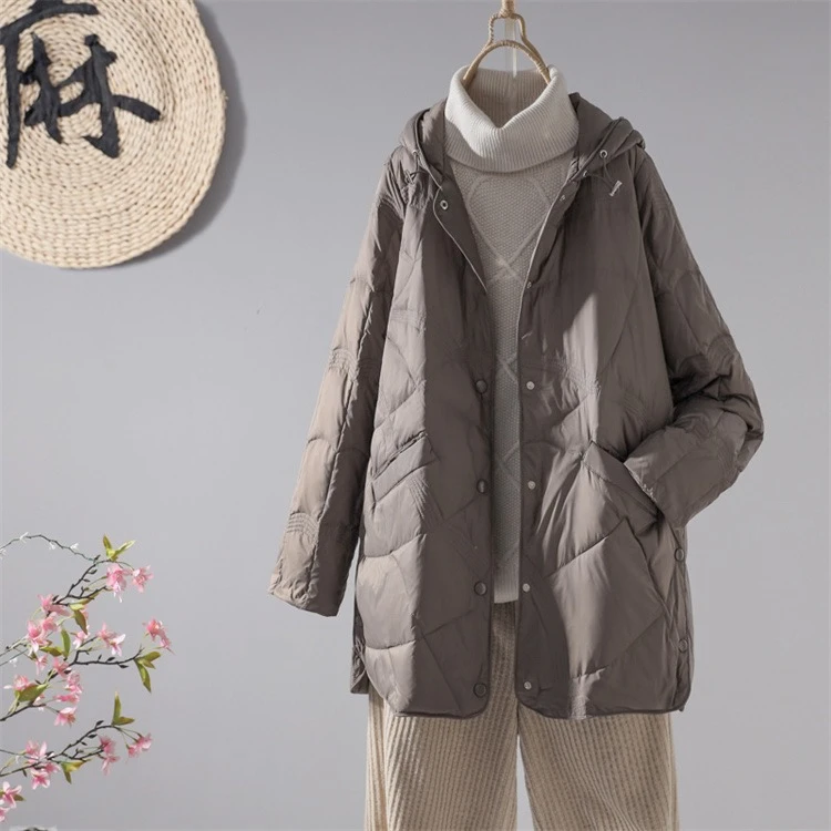 秋冬新品宽松休闲百搭轻薄软中长款连帽大码羽绒服女装长款羽绒服