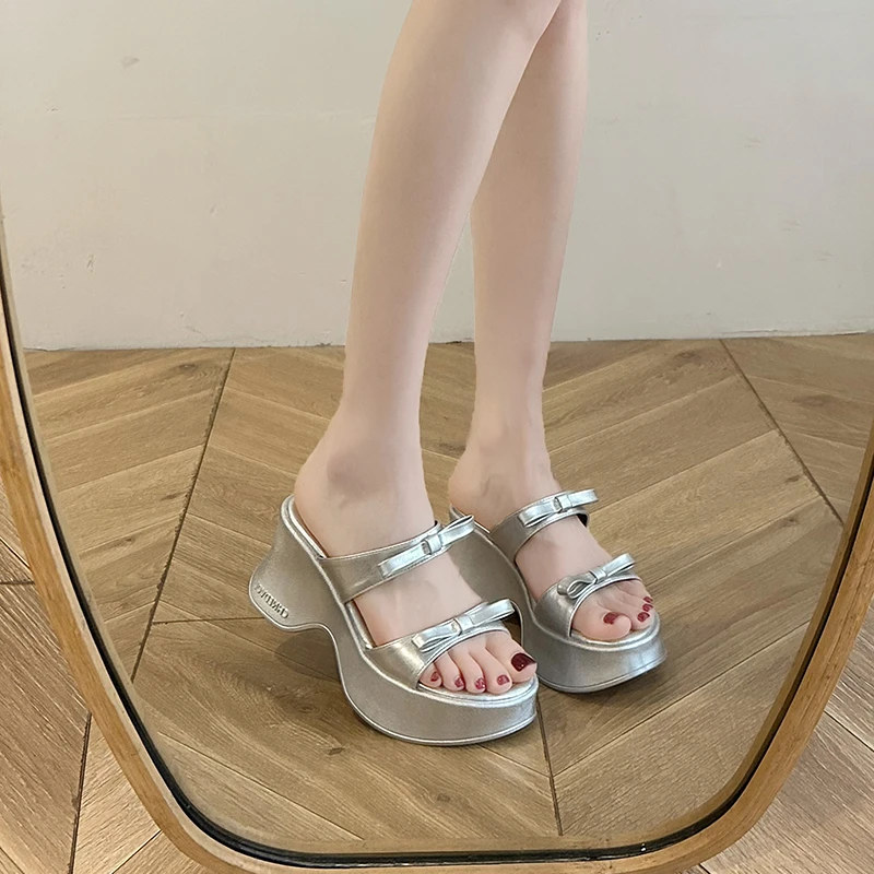 DYYX温州潮牌网红时尚软底凉鞋厚底增高格外穿凉拖鞋女