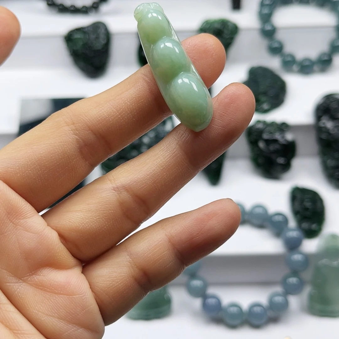 【闪购商品】翡翠颈饰未镶嵌