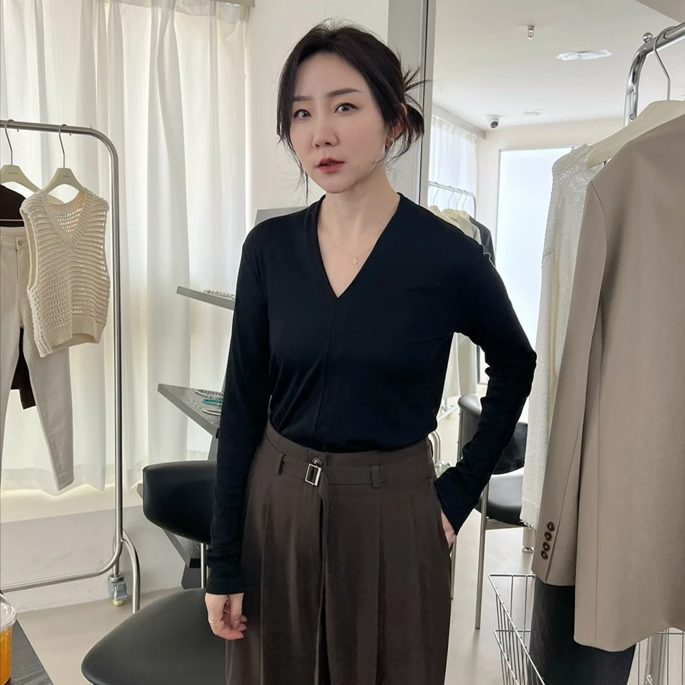 widelia韩版秋季新款V领百搭洋气上衣女韩版纯色修身打底衫9186