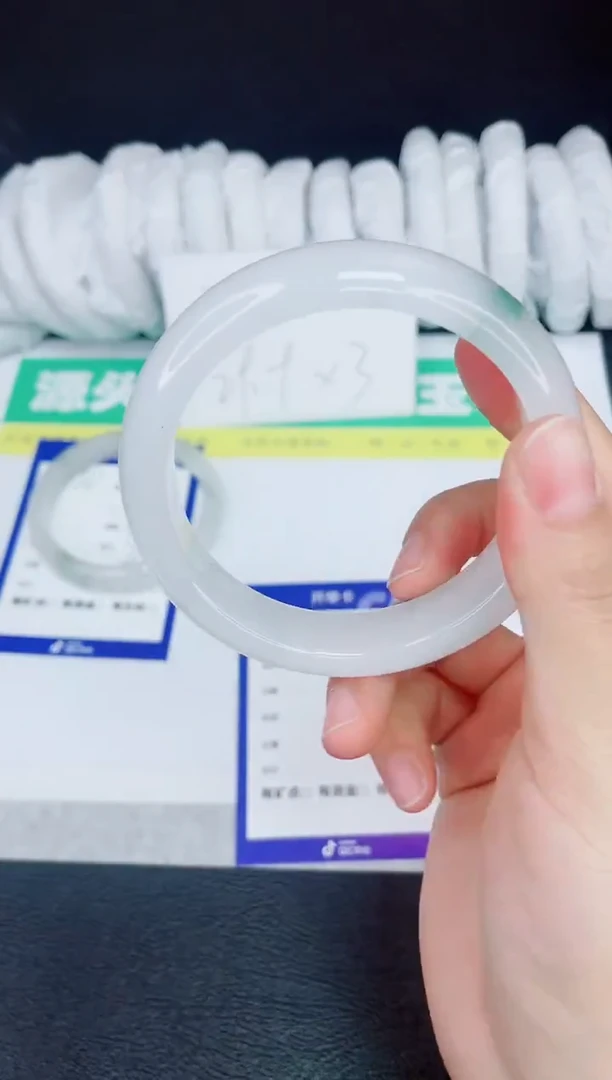 【闪购商品】石英质玉手镯未镶嵌X172-60