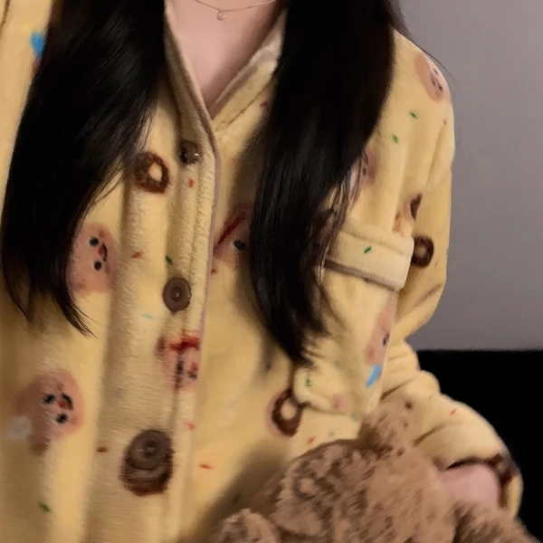 卡通小熊珊瑚绒睡衣女套装2024新款家居服女冬加厚加绒外出可穿