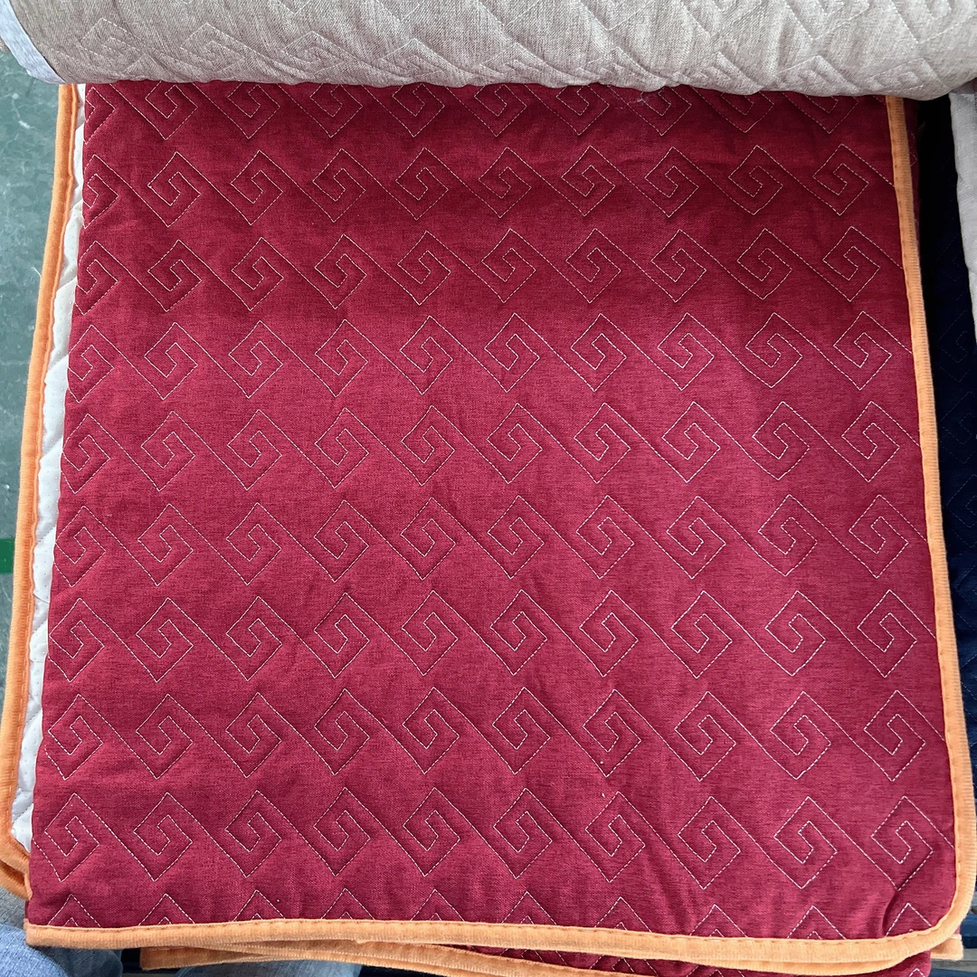B2枣泥红回型走线高货沙发垫 90×180
