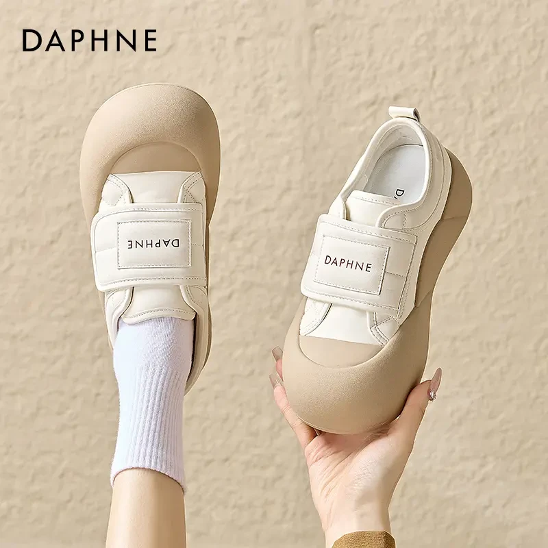 达芙妮软底超软超轻奶呼呼小白鞋女2024年新款夏季厚底魔术贴板鞋