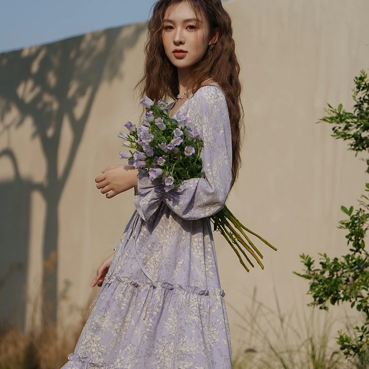 谜秀【紫灵草】法式气质连衣裙女收腰度假风紫色长裙春季复古长袖