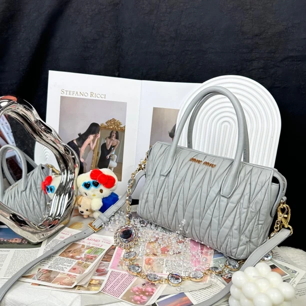 95新 MIU MIU/缪缪 冰川灰宝石褶皱手提斜挎包