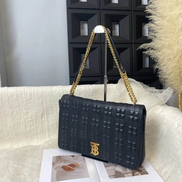 95新 BURBERRY/博柏利 黑金lola链条单肩斜挎机场包