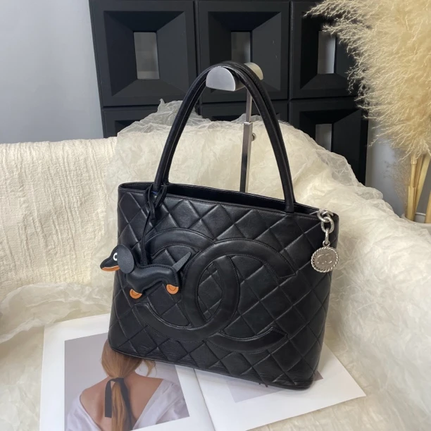 95新 Chanel/香奈儿 希尔顿银币单肩托特包