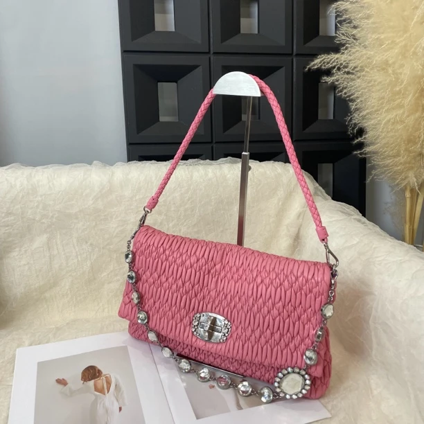 95新 MIU MIU/缪缪 蜜桃粉钻链褶皱单肩包