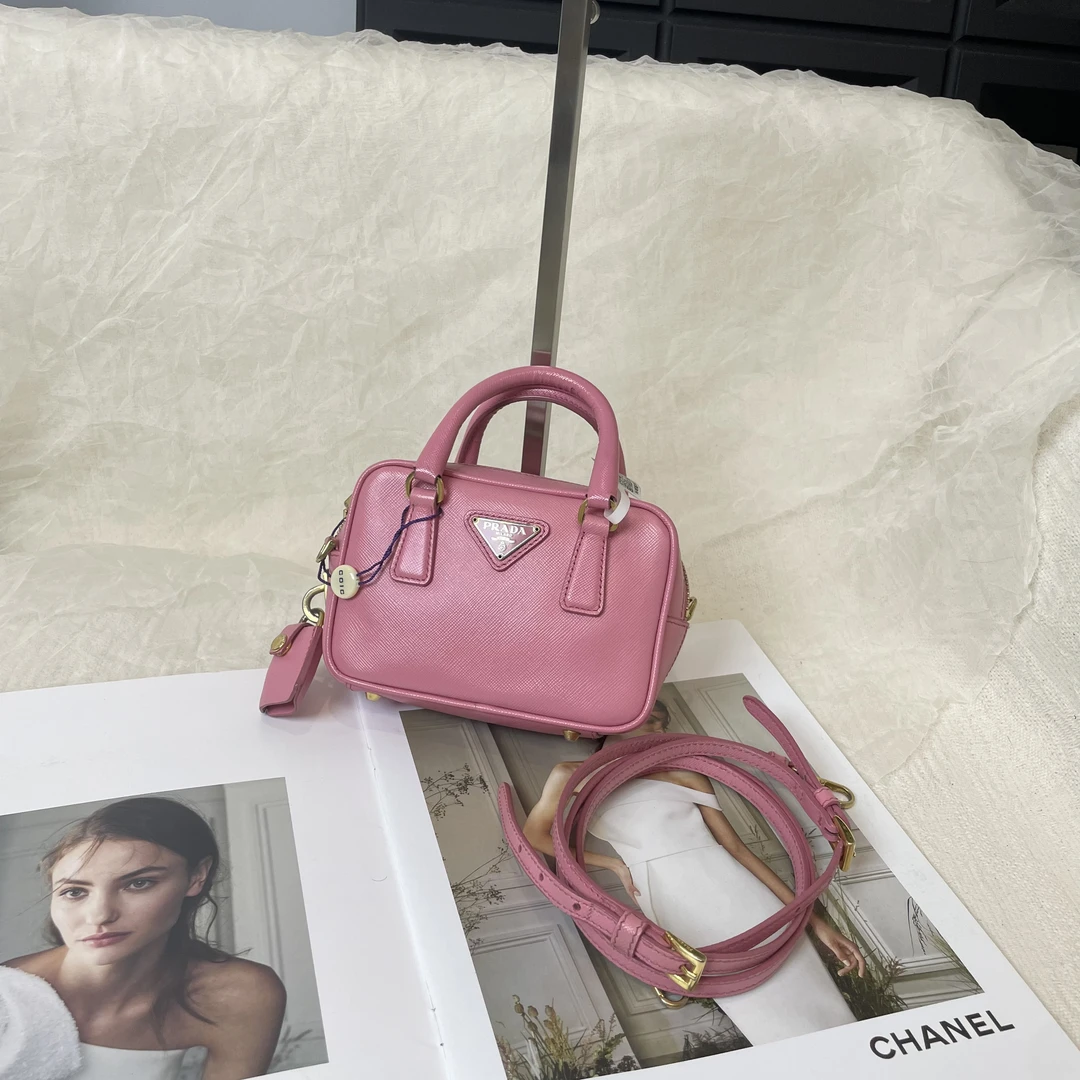 95新 Prada/普拉达 蜜桃粉mini Plume 手提斜挎包