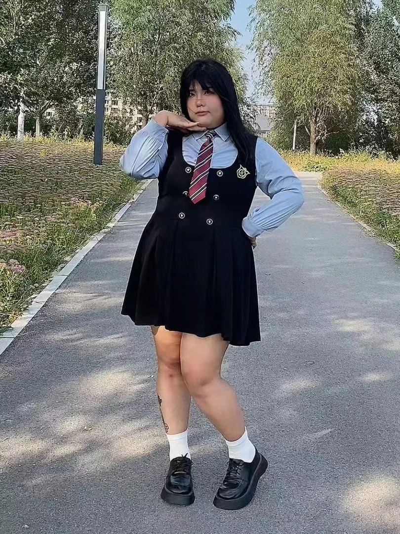 【叮叮不胖呀 哈利学院】大码女生学院风套装裙送领带胸针显瘦简约